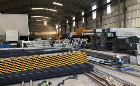 簡易圍擋在室內(nèi)裝修和家居維修中的樣式和花紋應如何設(shè)計？（室內(nèi)裝修中簡易圍擋的樣式和圖案設(shè)計方案）