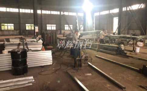 簡(jiǎn)易圍擋在荒漠地區(qū)的防風(fēng)固沙效果如何？（荒漠地區(qū)中簡(jiǎn)易圍擋的功能特點(diǎn)探討）