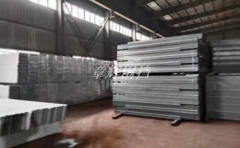 如何通過設(shè)計(jì)合理的圍擋結(jié)構(gòu)和材料選擇來增強(qiáng)簡易圍擋的隱私保護(hù)功能？（簡易圍擋隱私保護(hù)設(shè)計(jì)方案）